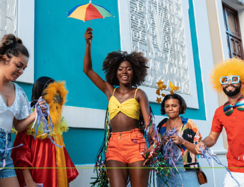 Como manter a pele saudável e hidratada durante o verão e festas